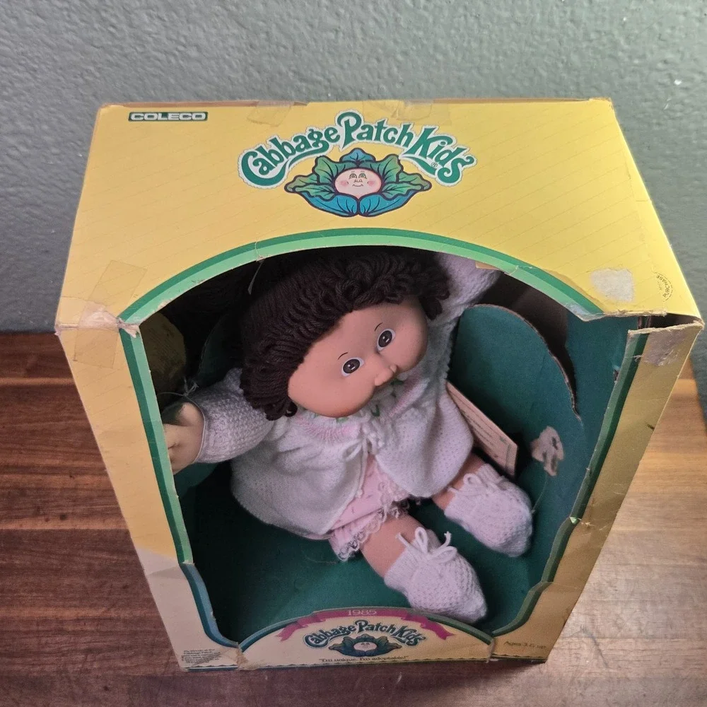 Cabbage Patch Kids 1985 16in Girl Doll MPN 3900 Soft Body in Original Box